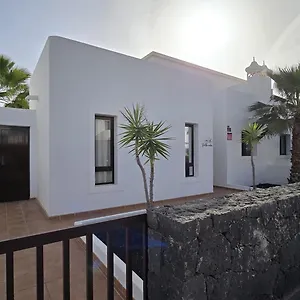 https://villa-bolboreta-with-private-pool.in-canary-islands.com